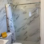 Studio Apt By The Airport 1/1